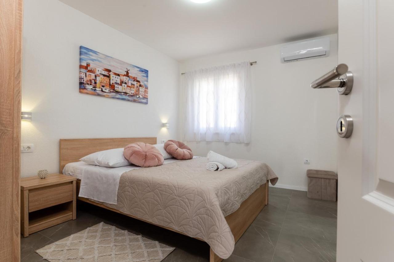 Apartment Vuletin Kaštela المظهر الخارجي الصورة