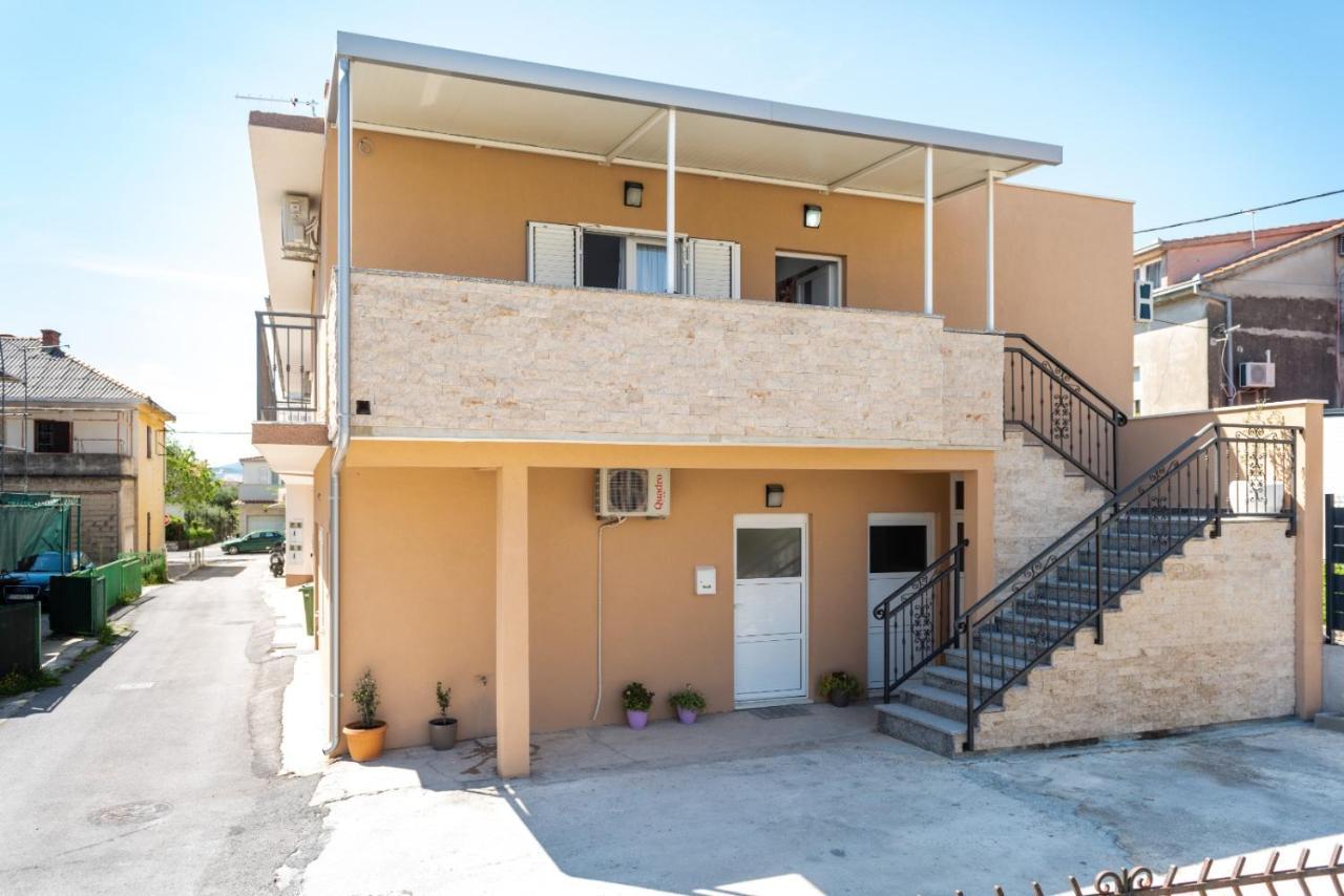 Apartment Vuletin Kaštela المظهر الخارجي الصورة