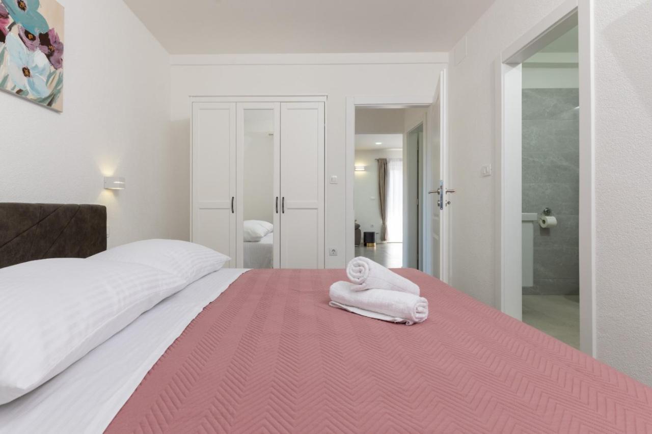 Apartment Vuletin Kaštela المظهر الخارجي الصورة