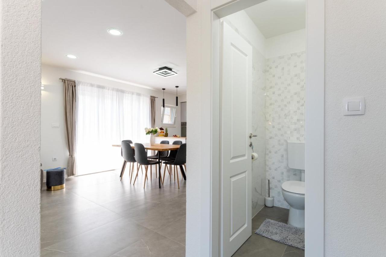 Apartment Vuletin Kaštela المظهر الخارجي الصورة