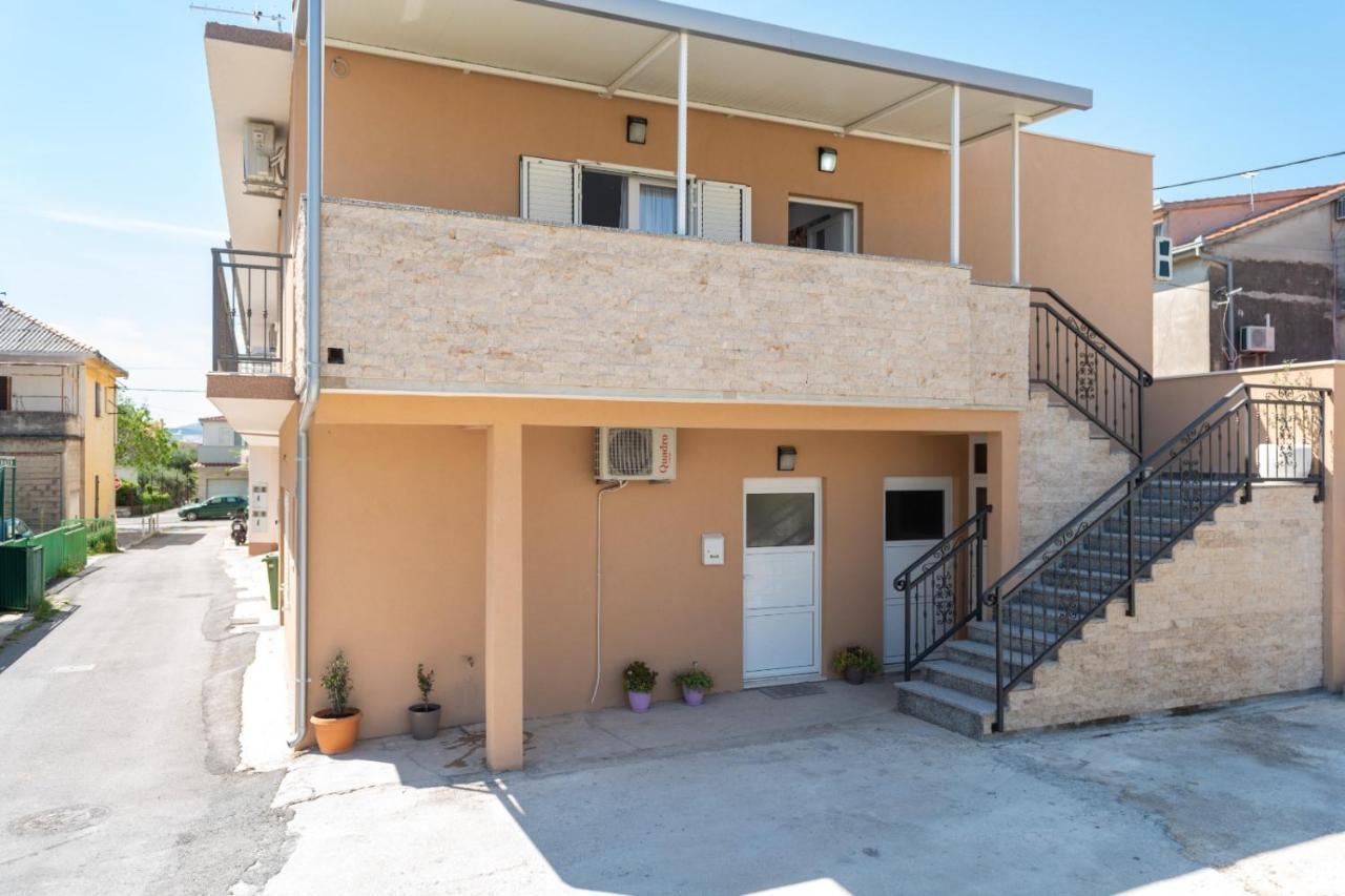 Apartment Vuletin Kaštela المظهر الخارجي الصورة