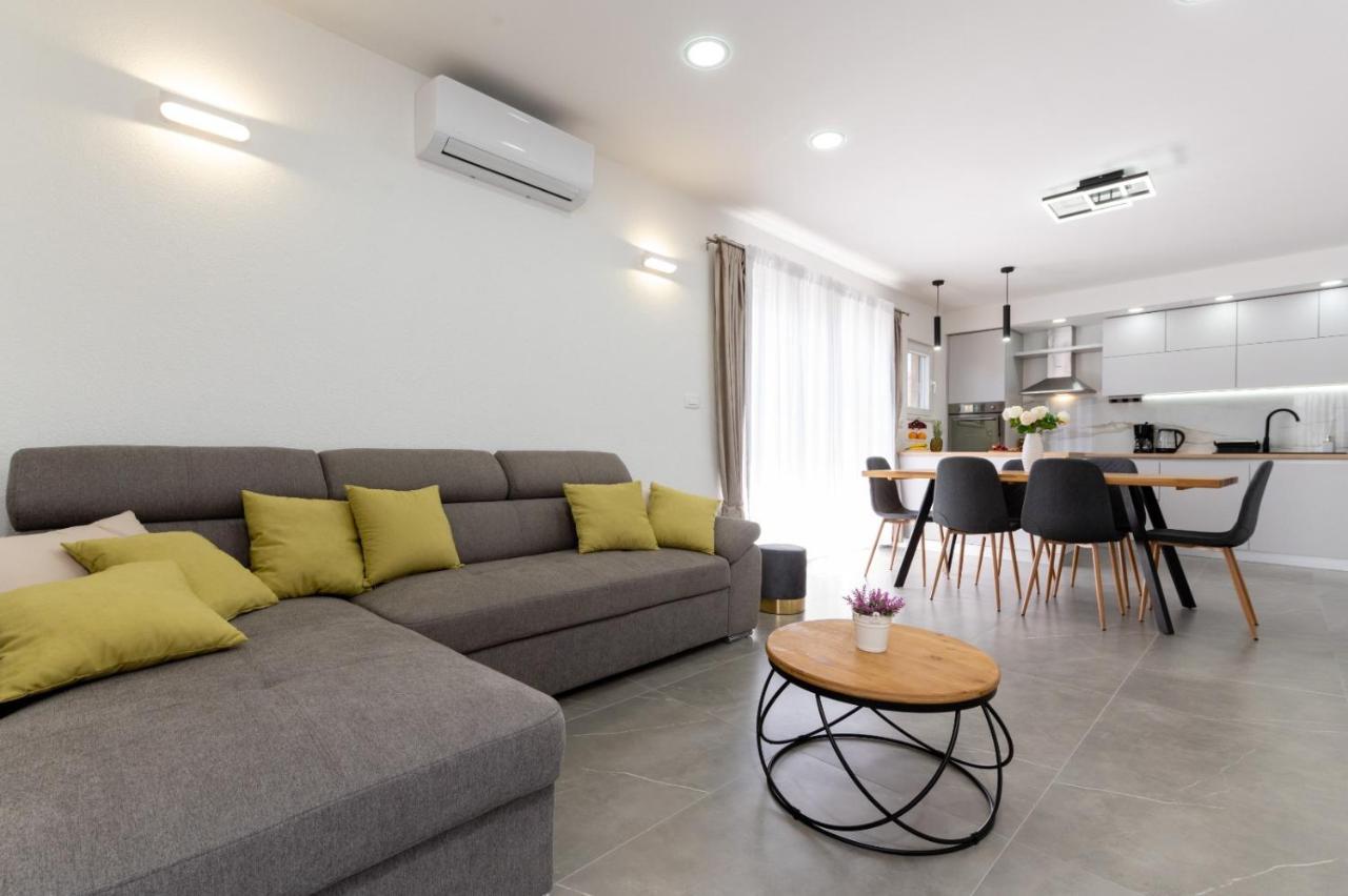 Apartment Vuletin Kaštela المظهر الخارجي الصورة