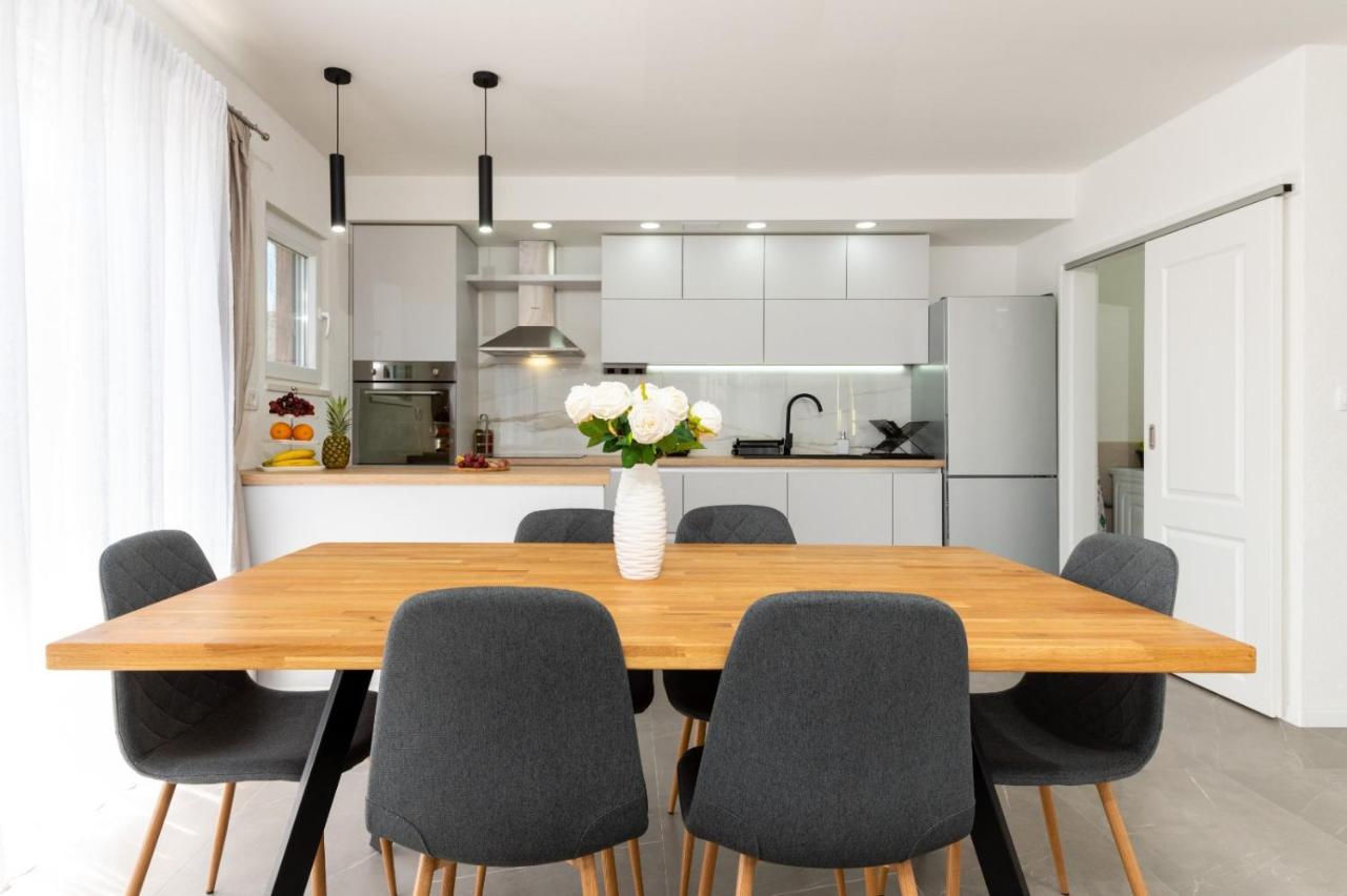 Apartment Vuletin Kaštela المظهر الخارجي الصورة